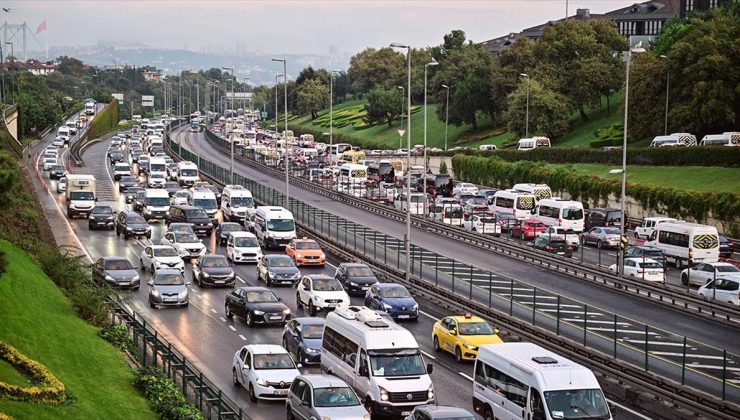 İstanbul’da haftanın ilk iş gününde trafik yoğunluğu yaşanıyor