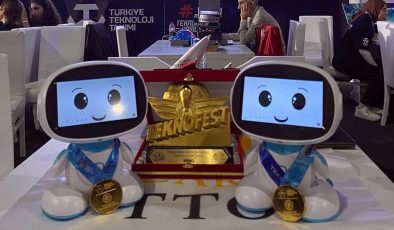 İTÜ öğrencileri geliştirdikleri sosyal robotu TEKNOFEST’te sergiliyor