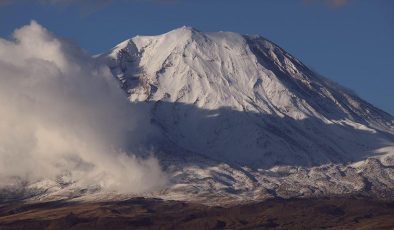 Kars ve Ardahan’da soğuk hava ile kırağı, Ağrı’da kar etkili oldu