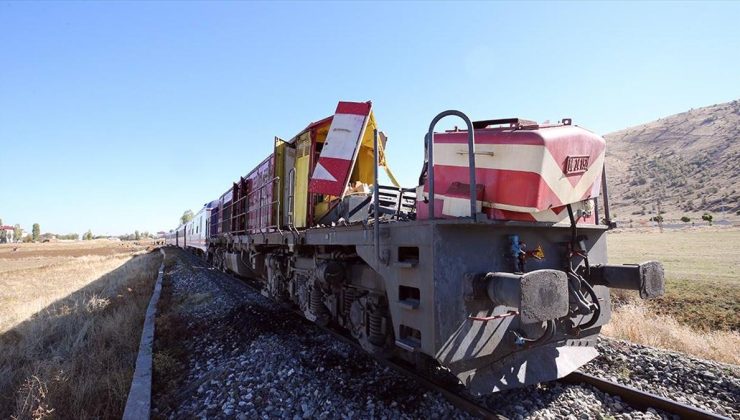 Muş’ta yolcu treninin beton pompasına çarpması sonucu 1 makinist öldü, 2 makinist yaralandı