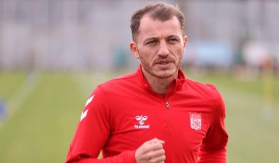 Sivasspor’un kaptanlarından Ziya Erdal: Gerçekten iyi bir takımız, bunu da zamanla sonuca yansıtacağımızı düşünüyorum