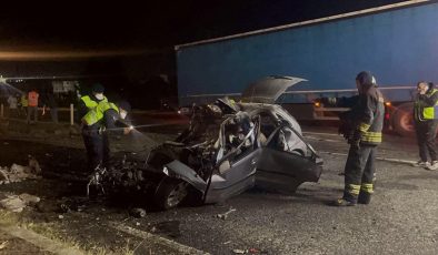 Tekirdağ’da otomobil ile iş makinesi çarpıştı: 5 kişi öldü, 1 kişi yaralandı