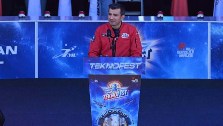 TEKNOFEST Yönetim Kurulu Başkanı Bayraktar: TEKNOFEST gençlerimizin başarı hikayelerine zemin hazırlıyor