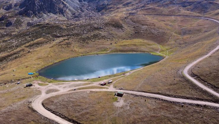 Trabzon’daki krater göller sonbaharda da ziyaretçilerini ağırlamaya devam ediyor