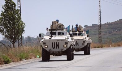 UNIFIL, Lübnan’daki mevzilerinde kalmaya devam edeceklerini açıkladı