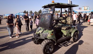 Yapay zeka destekli golf aracı TEKNOFEST Adana’da boy gösteriyor