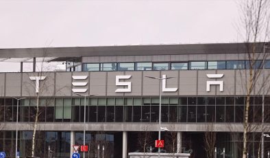 Almanya’da Tesla’nın fabrikasını protesto eden aktivistlerin kurduğu kamp polis tarafından dağıtıldı