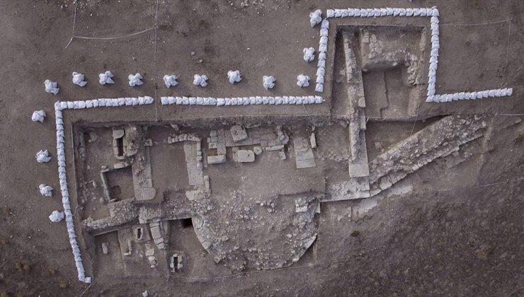 Antik höyükteki “Listra Kilisesi” gün yüzüne çıkarılıyor