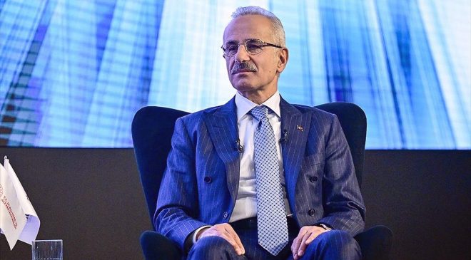 Bakan Uraloğlu: Paralel 3 piste aynı anda operasyon İstanbul Havalimanı’nda uygulanacak