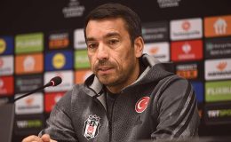 Beşiktaş Teknik Direktörü Van Bronckhorst: Buraya tekrar kazanan kimliğimize kavuşmaya geldik