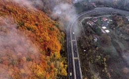 Bolu Dağı’ndan geçen sürücüler mola yerlerinde zirveden manzarayı izliyor