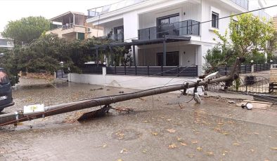 Edremit Körfezi’nde sağanak ve lodos su baskınlarına yol açtı