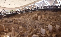 Göbeklitepe ara tatilde günlük 10 bin civarında ziyaretçi ağırlıyor