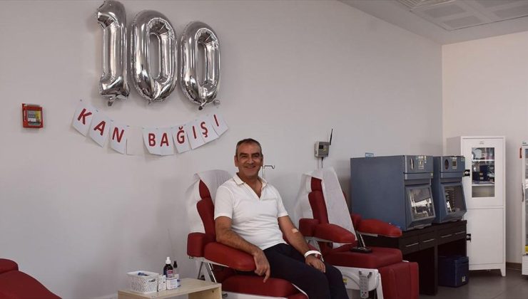 Gönüllü bağışçı akademisyen 100. kez kan bağışında bulundu