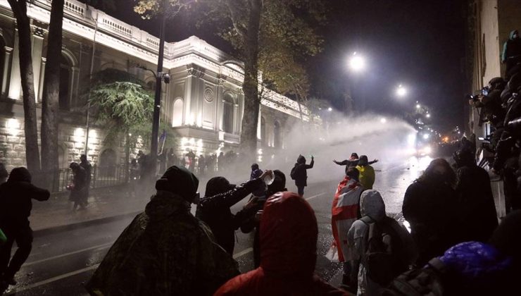 Gürcistan’daki protesto gösterilerine polis müdahalesi