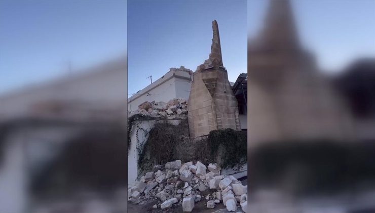 Mersin’de şiddetli rüzgar cami minaresini yıktı