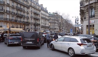 Paris’in merkezinde sınırlı trafik bölgesi uygulamasına geçildi