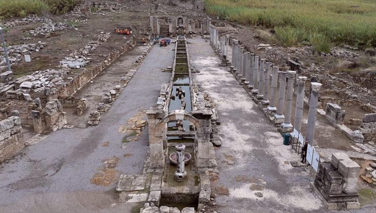 Perge’deki Antik Kestros çeşmesinden 1800 yıl sonra su akmaya başladı