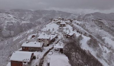 Samsun’un yüksek kesimleri beyaza büründü