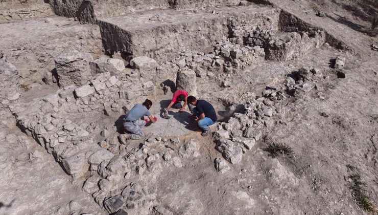 Tatarlı Höyük’te Orta Tunç Çağı’na ait yapı açığa çıkarıldı