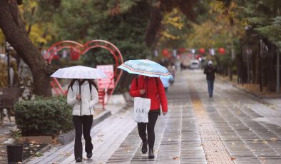 Trakya’da gök gürültülü sağanak geçişleri, Bolu Dağı’nda ise sis ve sağanak etkili oldu