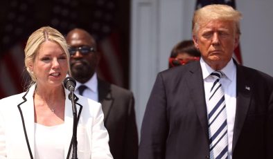 Trump, Gaetz’in çekilmesiyle Adalet Bakanlığına Pam Bondi’yi aday gösterdi