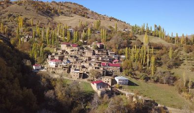 Uzuntaş Köyü’nün Taş Evleri ve Sonbahar Manzaraları