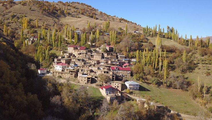 Uzuntaş Köyü’nün Taş Evleri ve Sonbahar Manzaraları