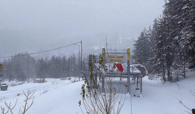 Yıldıztepe Kayak Merkezi’ne erken gelen kar yüzleri güldürdü