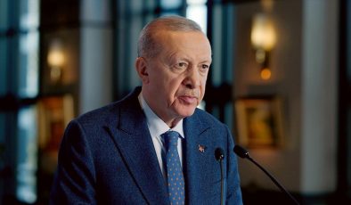 Cumhurbaşkanı Erdoğan: Rekor ihracat rakamlarımız büyüyen ve güçlenen Türkiye gerçeğini açıkça ortaya koymaktadır