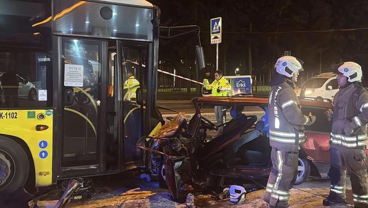 Eyüpsultan’da otomobilin İETT otobüsüne çarptığı kazada yaralananlardan 1’i hayatını kaybetti