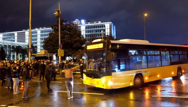 İETT’ye bağlı özel halk otobüsü sahipleri, Saraçhane’de eylem yaptı