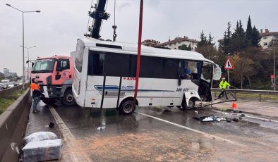 Maltepe’de devrilen midibüsün sürücüsü öldü, 7 kişi yaralandı