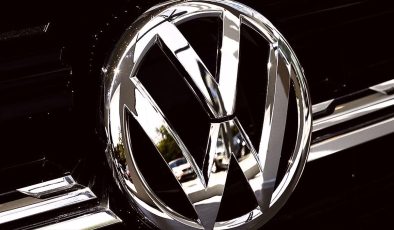 Volkswagen’in Almanya’daki 9 fabrikasında uyarı grevi başladı