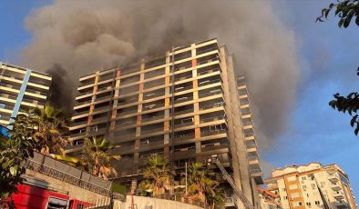 Alanya’da tadilat yapılan otelde çıkan yangın söndürüldü