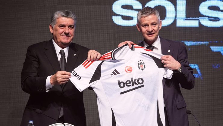 Beşiktaş’ın yeni teknik direktörü Ole Gunnar Solskjaer için imza töreni düzenledi