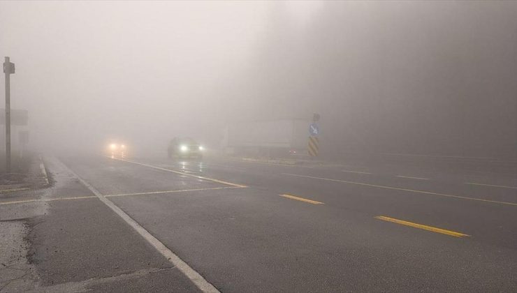 Bolu Dağı’nda sis görüş mesafesini düşürdü