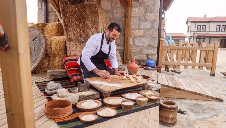 Çatalhöyük’teki “8 bin 600 yıllık buluntu”dan esinlenip ekmek pişirdi