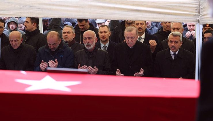 Cumhurbaşkanı Erdoğan, Rize’de Kıbrıs gazisinin cenaze törenine katıldı