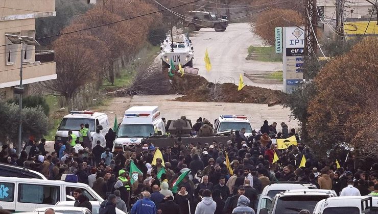 İsrail, Lübnan’da işgal ettiği bölgelere girmek isteyenlere saldırıyor