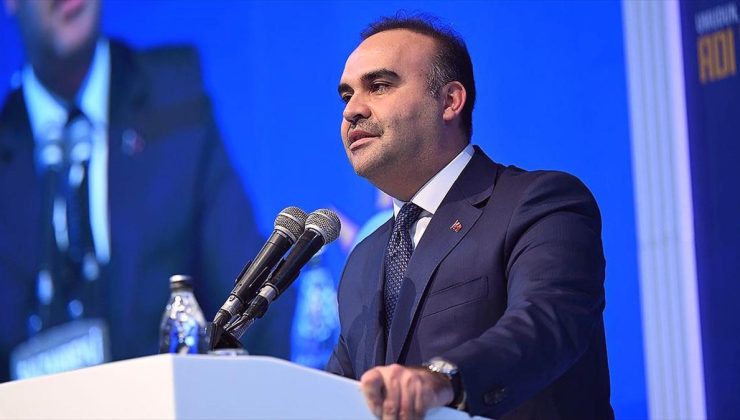 Bakan Kacır: Sadece Türkiye için değil dünya için yapacak daha çok işimiz var