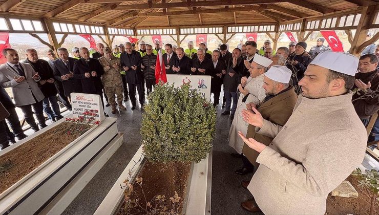 Şehit polis Fethi Sekin Elazığ’da kabri başında anıldı