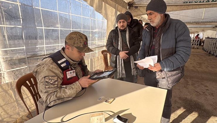 Suriyelilerin Hatay’daki sınır kapılarından ülkelerine dönüşü devam ediyor