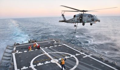 TCG Gelibolu fırkateyni, Libya açıklarında helikopterle havada yakıt ikmali yaptı