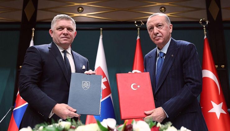 Türkiye ile Slovakya arasında stratejik ortaklık tesisine ilişkin bildiri ile 3 anlaşma imzalandı