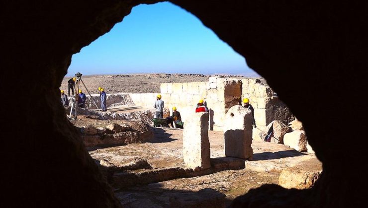 Zerzevan Kalesi’nin surları tüm yıl süren kazılarla ortaya çıkarılıyor