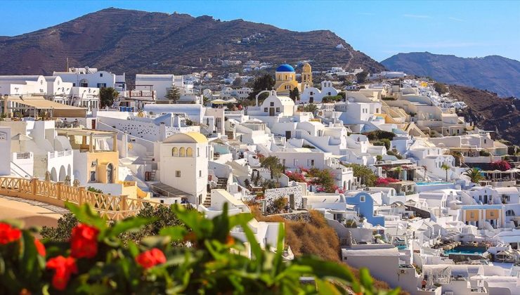 Santorini Adası’ndaki sismik hareketlilik nedeniyle eğitime 1 gün ara verildi